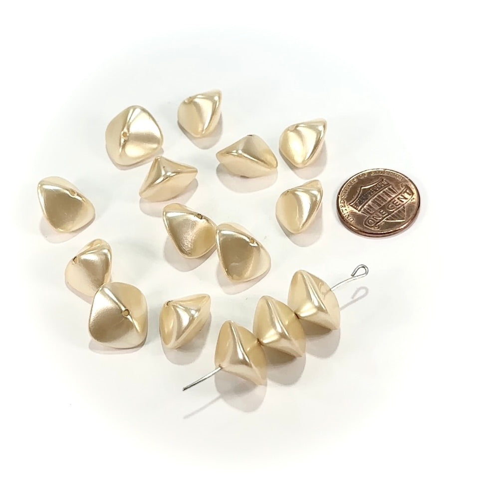 Czech Fancy Center Drilled Glass Pearls Cream Pearl 9x14mm 15pcs CL989