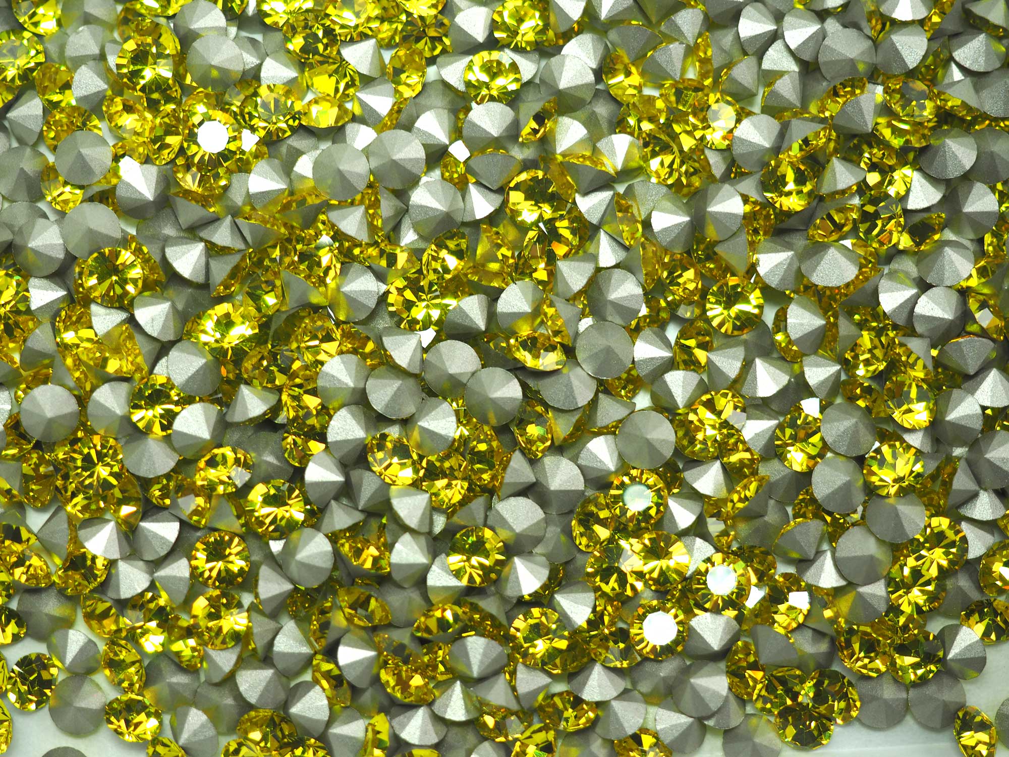 Citrine, Preciosa Genuine Czech MAXIMA Pointed Back Chatons in size ss28 (6mm, 0.24inch), 36 pieces, Silver Foiled, P631