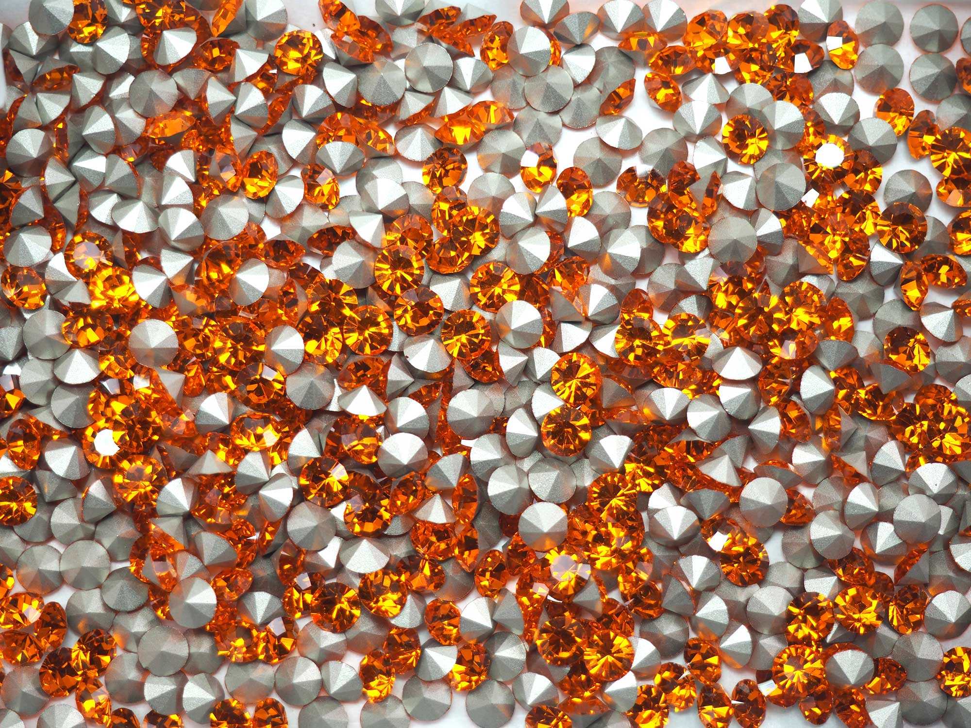 Sun, Preciosa Genuine Czech MAXIMA Pointed Back Chatons in size ss28 (6mm, 0.24inch), 36 pieces, Silver Foiled, P634