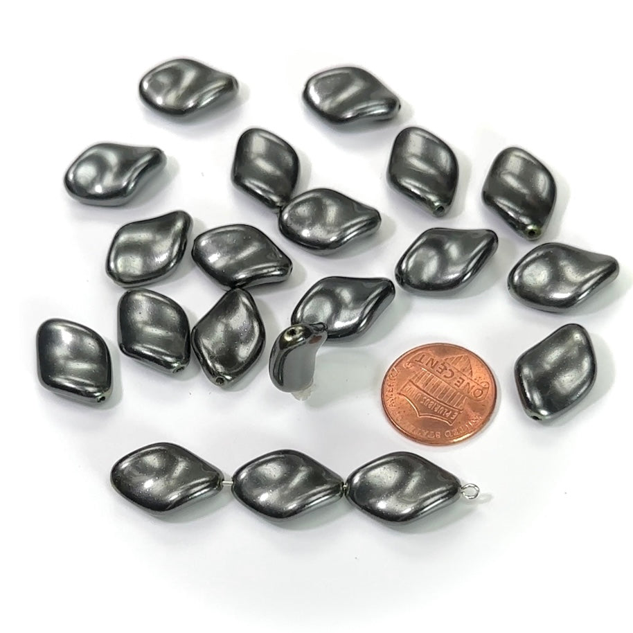Czech Fancy Twisted Glass Pearls 19x12mm Dark Grey Hematite color 20 pieces CL164