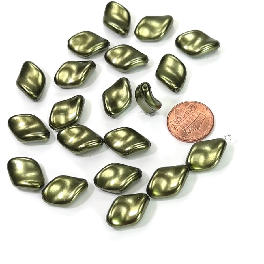 Czech Fancy Twisted Glass Pearls 19x12mm Dark Green color 20 pieces CL168