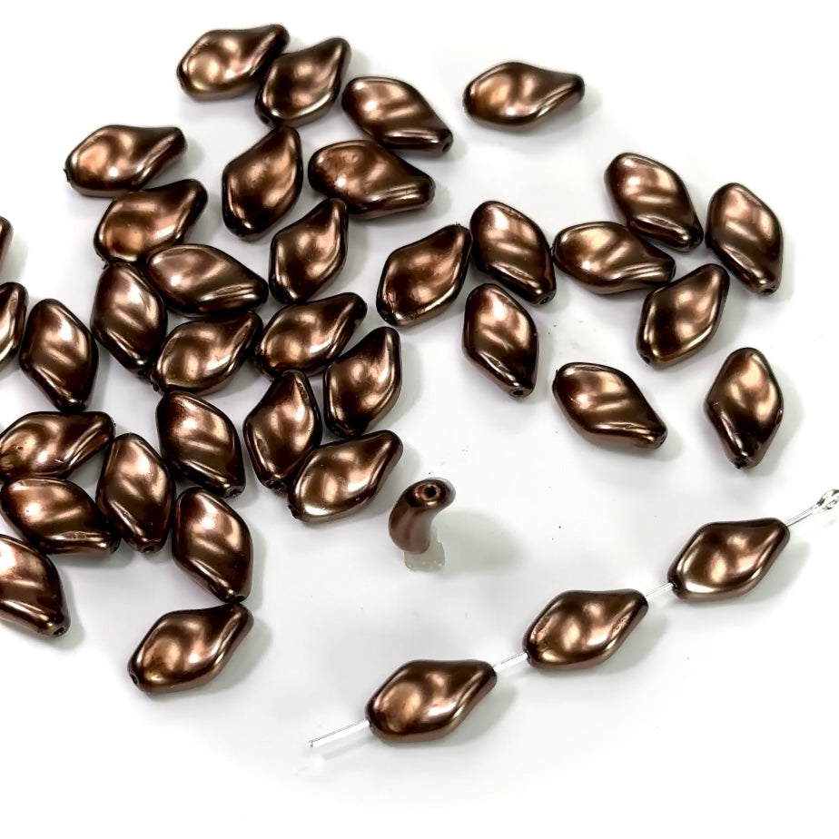 Czech Fancy Twisted Glass Pearls 14x8mm Brown color 40 pieces CL202