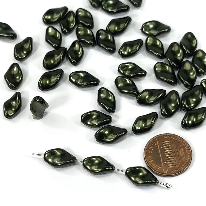 Czech Fancy Twisted Glass Pearls 14x8mm Hunter Green color 40 pieces CL509