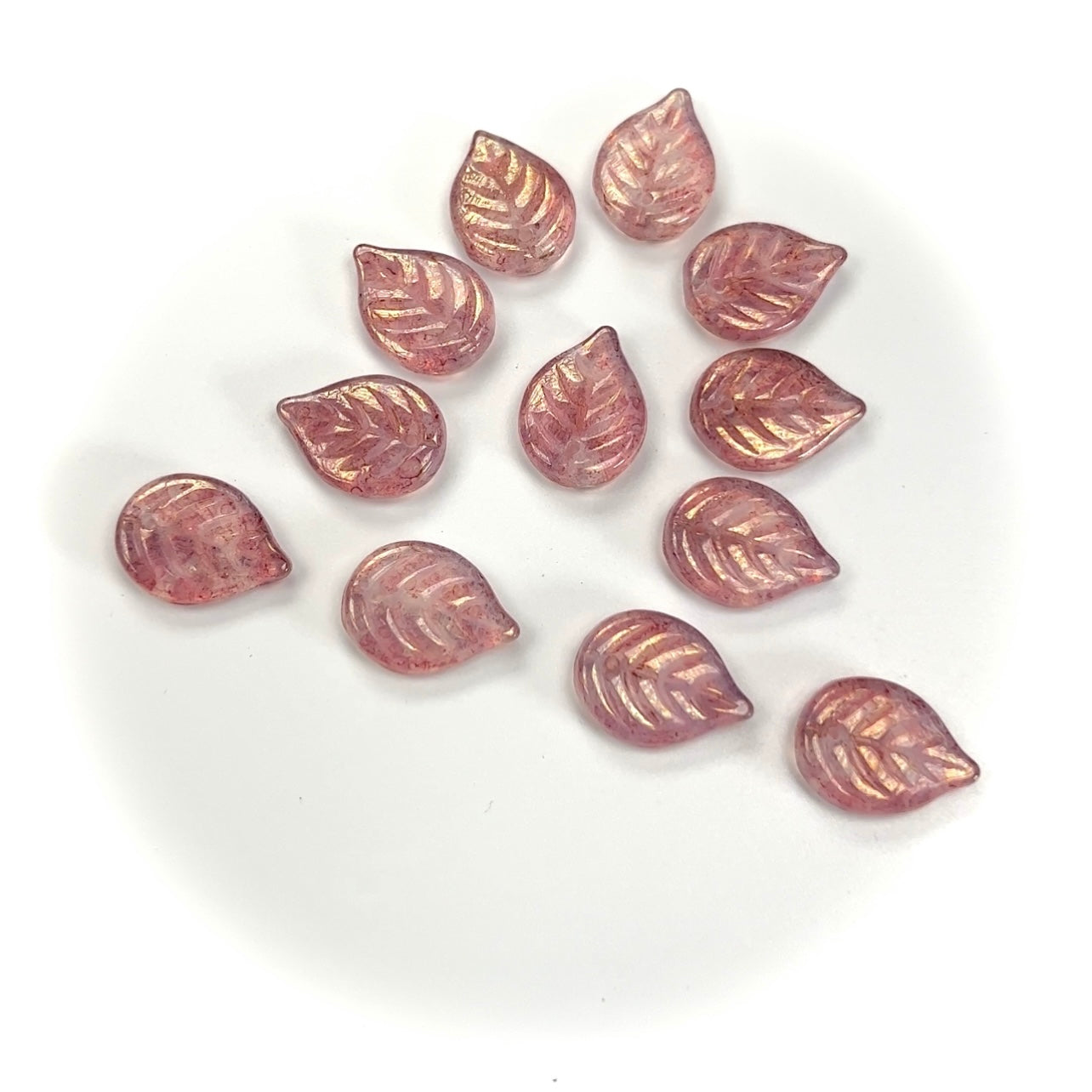 Czech Glass Druk Pendant Beads in size 18x13mm, top drilled Leaf, White Opal Red Luster coated, 50pcs, J065