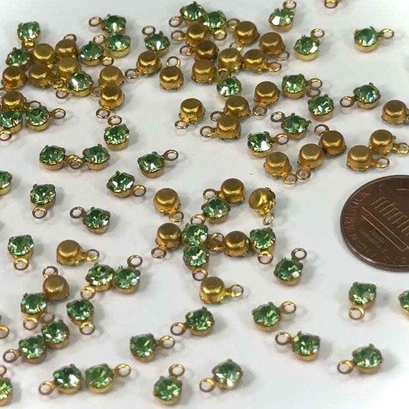 Vintage Swarovski Chaton Rhinestones in 1-loop Unplated Closed Back Pendant Settings 4mm Peridot green 100 pieces SW030