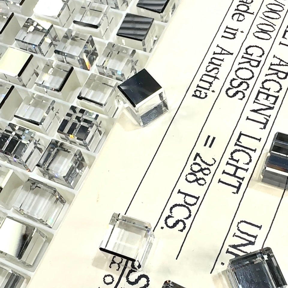 Swarovski Art.# 4840 - Crystal CAL Cube Fancy Stones 12pcs size 8mm SW134