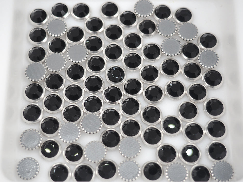 Swarovski Art.# 2029HF - Jet black Silver Rimmed HotFix Rhinestone Flatbacks, 7mm 34ss ss34