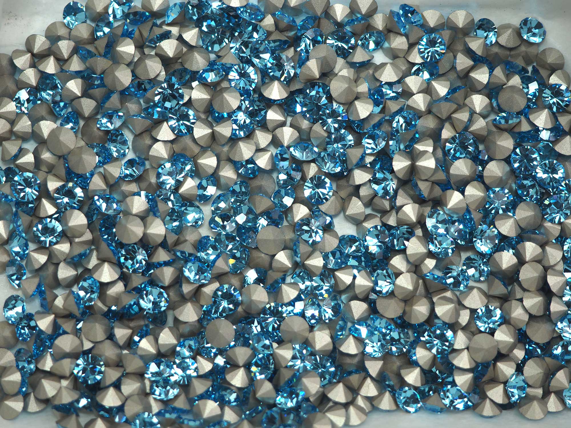 Aquamarine, Preciosa Genuine Czech MAXIMA Pointed Back Chatons in size ss23 (5.2mm, 0.2inch), 72 pieces, Silver Foiled, P603