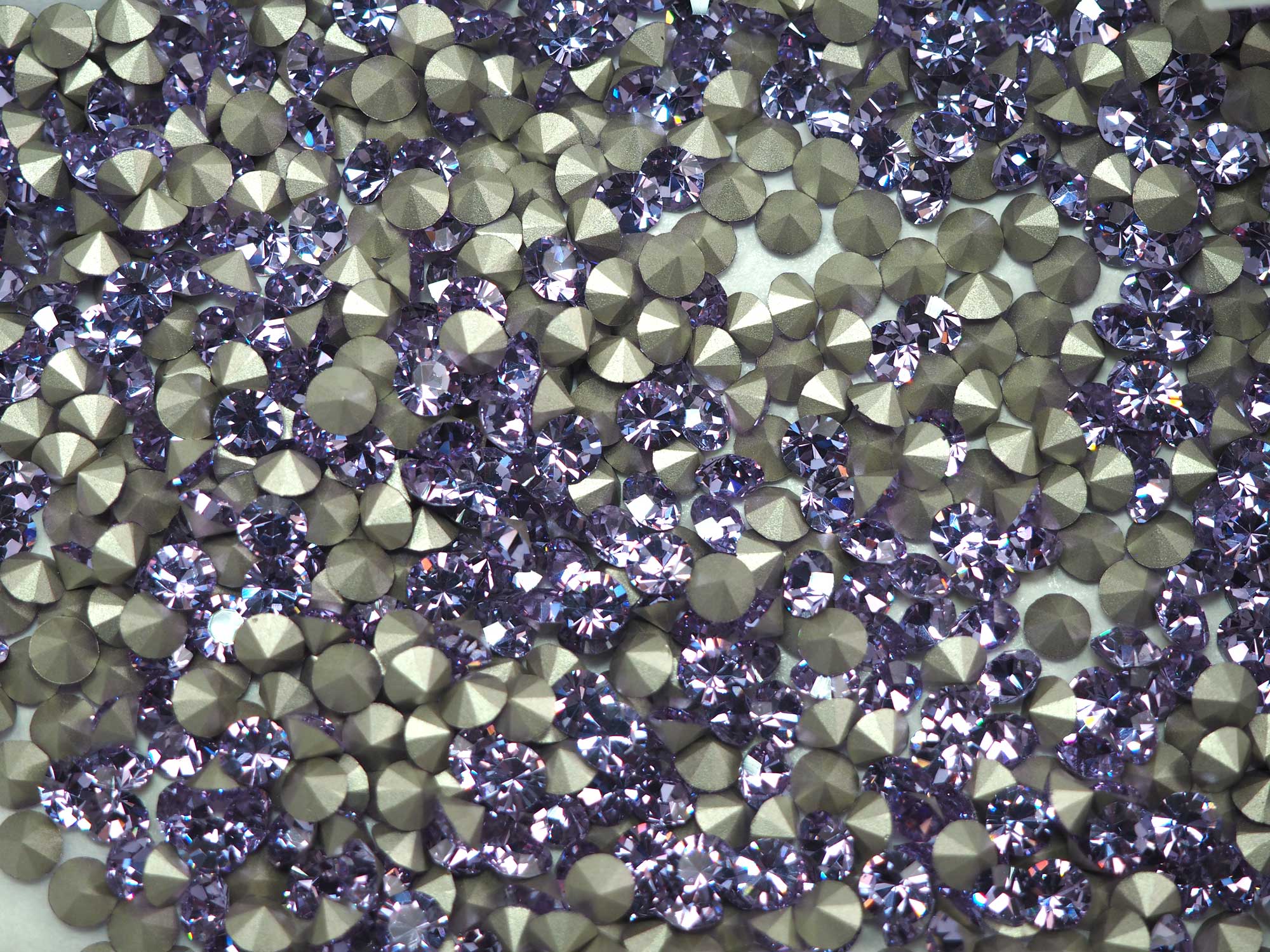 Violet, Preciosa Genuine Czech MAXIMA Pointed Back Chatons in size ss23 (5.2mm, 0.2inch), 72 pieces, Silver Foiled, P622