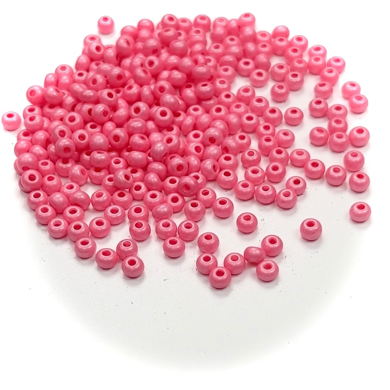 Rocailles size 6/0 (4mm) Pink Dyed Pearl, Preciosa Ornela