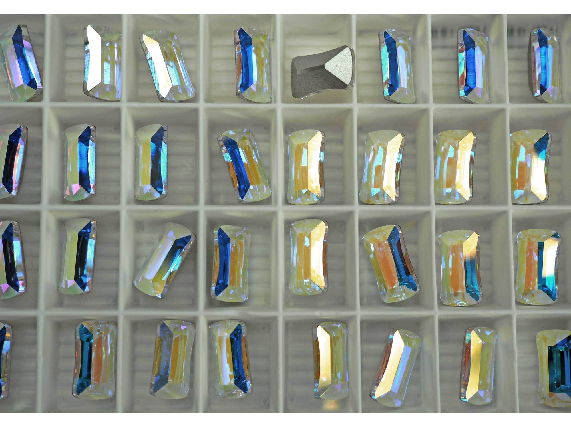 Swarovski Art. 4505 Contour Baguette Fancy Stone in 14x8mm