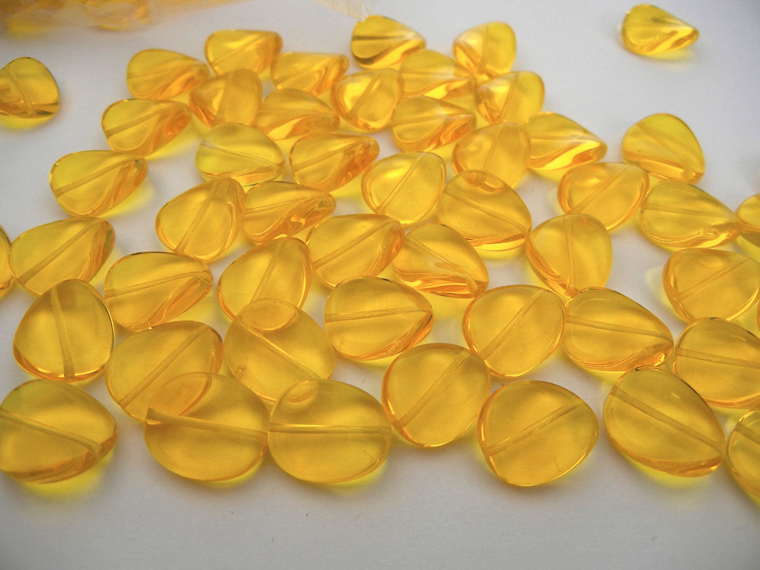 Citrine yellow, Preciosa Czech Glass Twisted Potato Chip Beads 16x13mm, 12pcs, zz 35