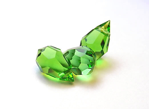 czech-mc-pendants-drop-Peridot